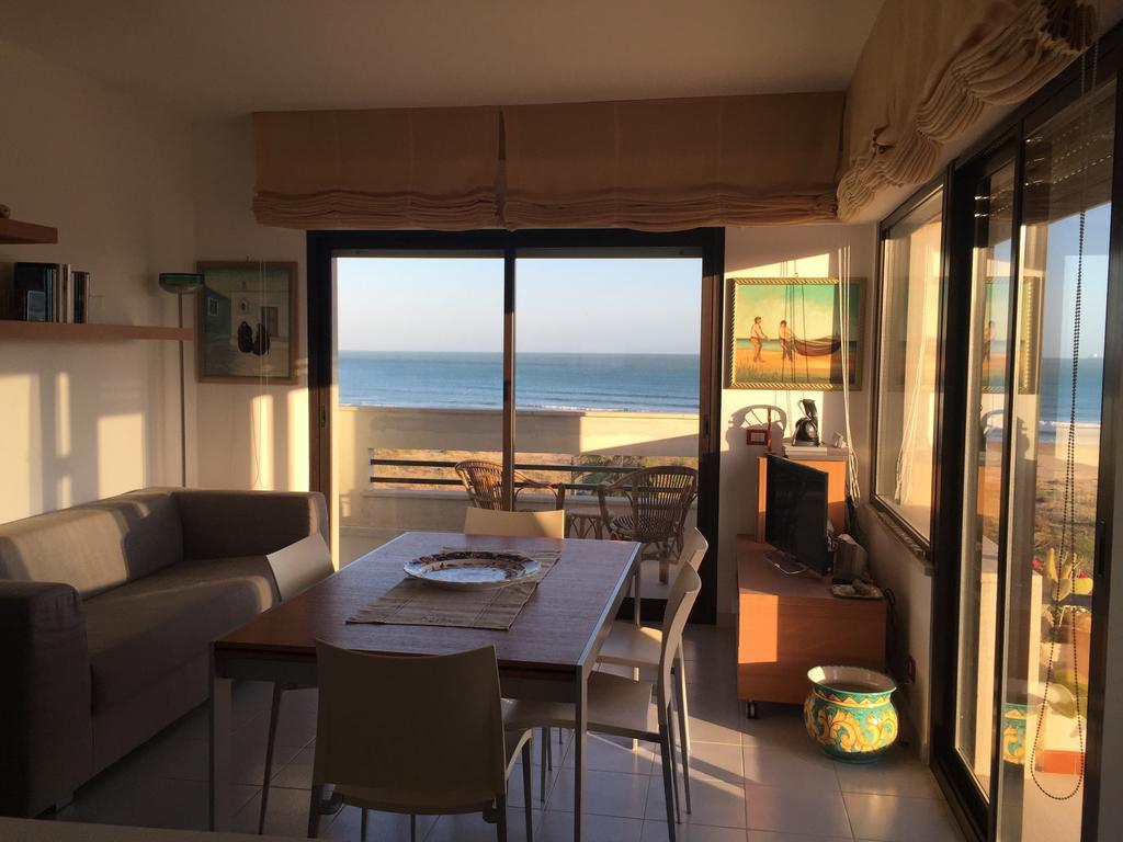 Appartement Attico Fronte Mare à Pozzallo Extérieur photo